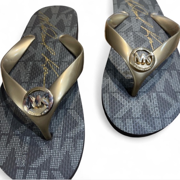 Michael Kors flip flops - Picture 2 of 6
